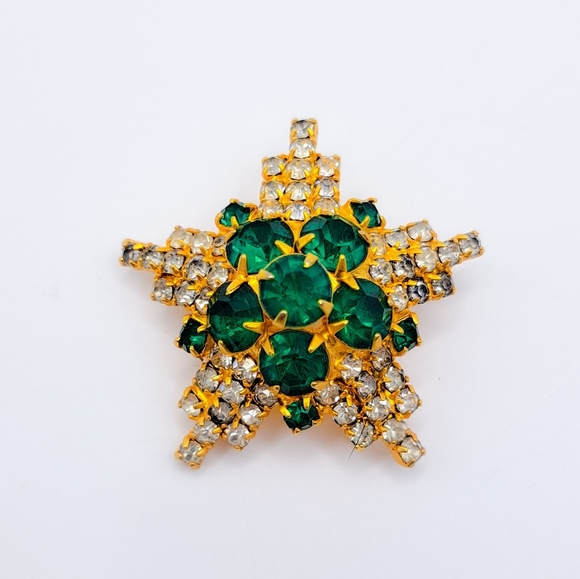 Vintage Green Rhinestone Star Brooch - Picture 6 of 6